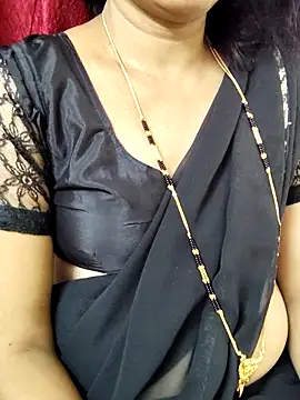 anuradha1432 online show from November 18, 2025, 9:25 am