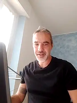 Snapshot of Marcolino183 chatting on December 11, 2024, 1:49 pm Marcolino183 online show from December 11, 2024, 1:49 pm