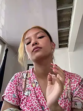 baby lizy online show from January 5, 2025, 8:52 pm