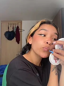 baby lizy online show from October 12, 2025, 6:07 pm