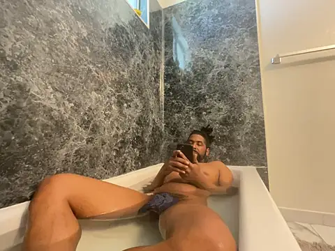 bigdinca online show from April 17, 2026, 6:44 pm