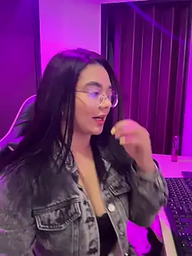 camianddanna online show from March 1, 2026, 4:25 am