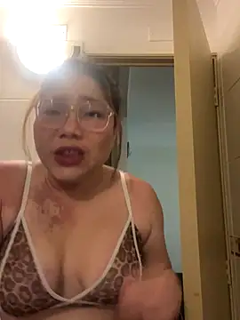 WhiteWomen online show from November 16, 2025, 11:21 pm