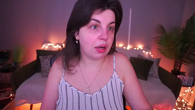 MirandaWong online show from March 15, 2026, 5:46 am