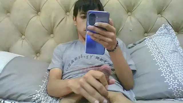 Snapshot of danuel23 chatting on December 14, 2024, 4:20 pm danuel23 online show from December 14, 2024, 4:20 pm