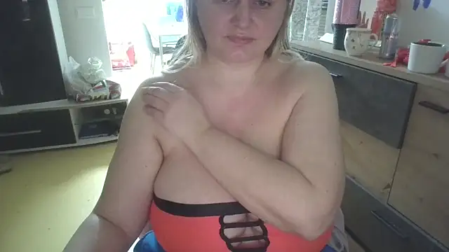 Meliss Official9 online show from April 12, 2026, 8:58 pm