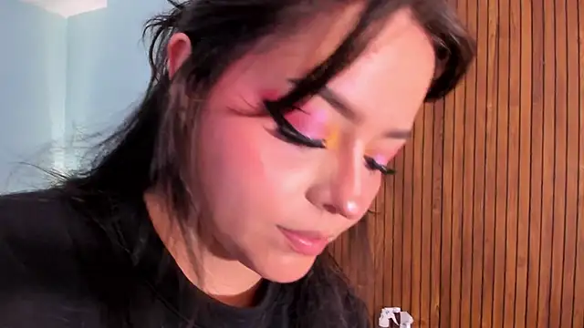 curvy rousi online show from September 28, 2025, 11:37 am