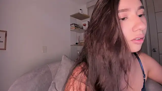 danna davis18 online show from July 4, 2026, 4:46 pm
