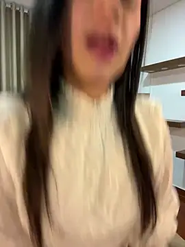 Alice Biel online show from February 25, 2025, 9:46 pm