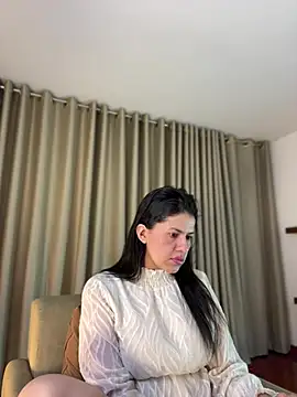 Alice Biel online show from June 21, 2026, 1:30 am