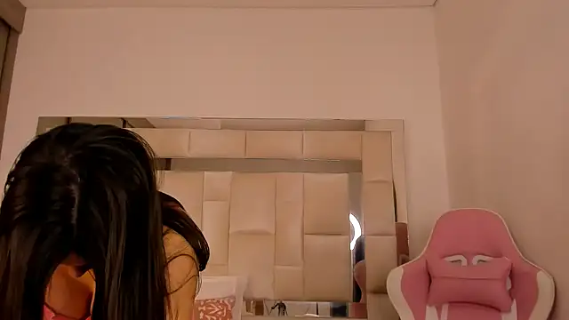 isabella gomez11 online show from December 3, 2024, 6:38 pm