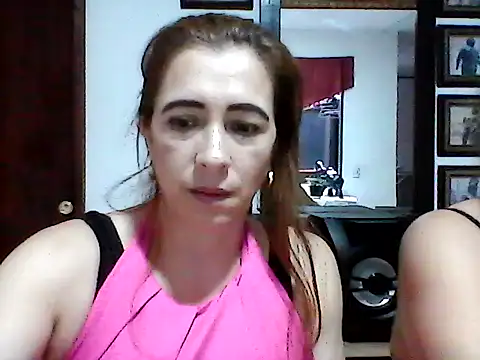 karlabarrera online show from September 12, 2025, 7:14 pm