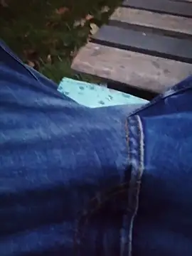 Snapshot of Warumnicht1980 chatting on October 11, 2025, 5:50 am Warumnicht1980 online show from October 11, 2025, 5:50 am