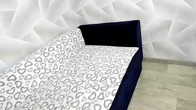 Snapshot of Sweet_Lanaaaaa chatting on June 28, 2026, 12:44 pm Sweet Lanaaaaa online show from June 28, 2026, 12:44 pm