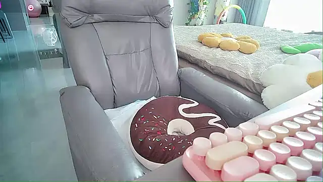 Xiaoyu-G online show from October 19, 2025, 4:35 am