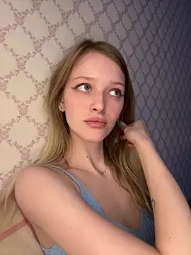 Evvie Summn1 online show from April 25, 2026, 2:36 pm