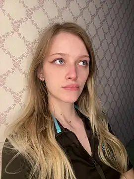 Evvie Summn1 online show from April 26, 2026, 2:37 pm