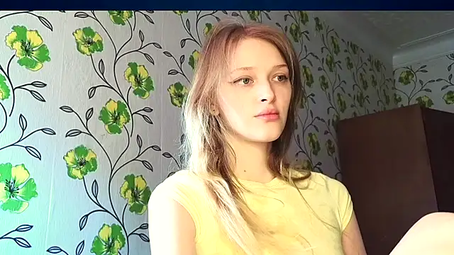 Snapshot of Evvie_Summn1 chatting on May 23, 2026, 2:21 pm Evvie Summn1 online show from May 23, 2026, 2:21 pm