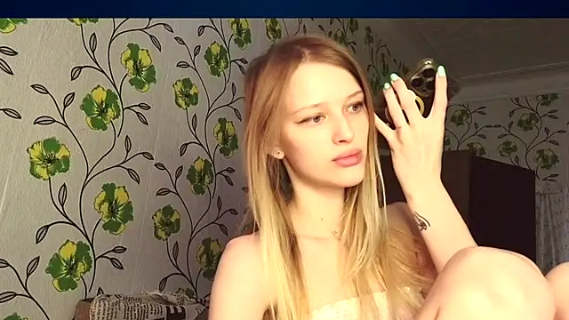 Snapshot of Evvie_Summn1 chatting on May 30, 2026, 6:32 am Evvie Summn1 online show from May 30, 2026, 6:32 am