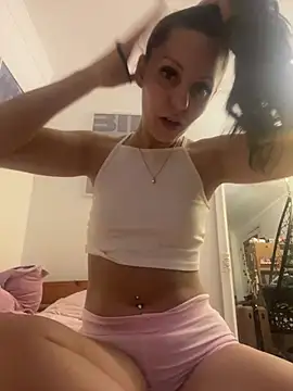 Chiara0102 online show from June 1, 2026, 9:49 pm