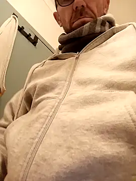 jonyfree1978 online show from December 20, 2025, 10:39 pm