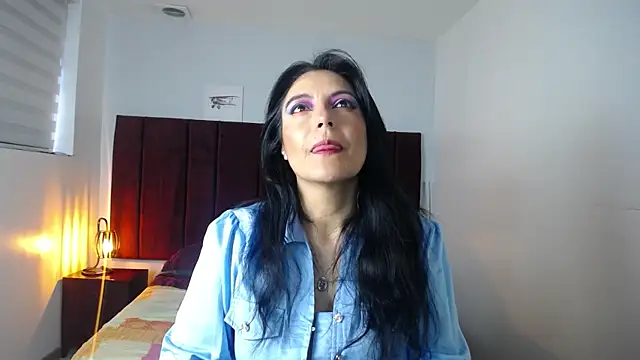 Zuzana21 online show from December 6, 2024, 1:00 pm