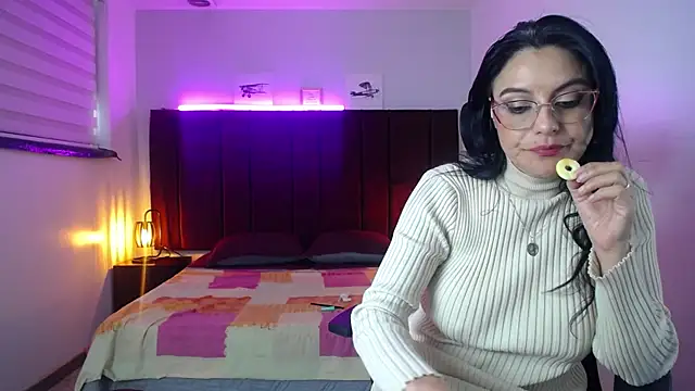 Zuzana21 online show from December 17, 2024, 3:49 pm