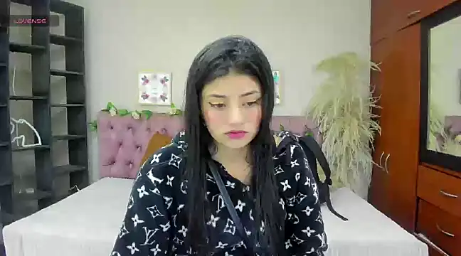 Snapshot of Lia_Keen chatting on December 28, 2024, 8:04 pm Lia Keen online show from December 28, 2024, 8:04 pm