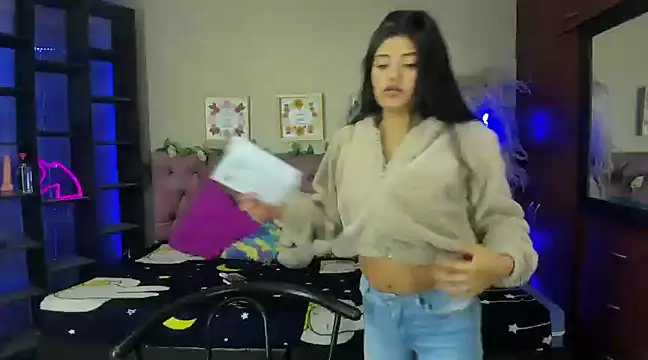 Snapshot of Lia_Keen chatting on January 20, 2025, 8:18 pm Lia Keen online show from January 20, 2025, 8:18 pm