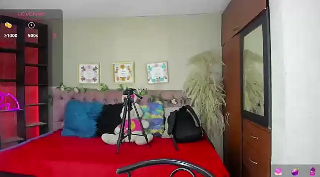 Snapshot of Lia_Keen chatting on March 10, 2025, 8:12 pm Lia Keen online show from March 10, 2025, 8:12 pm