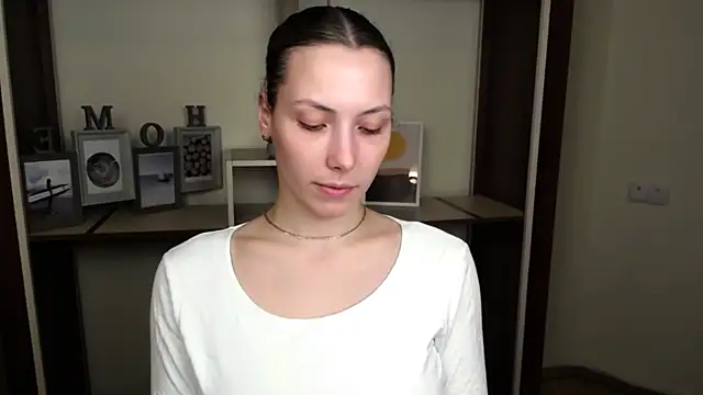 VanessaMay  online show from March 13, 2026, 4:35 pm