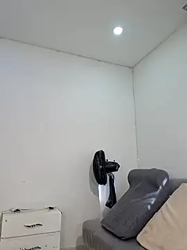 Snapshot of Anal_Luucia chatting on June 25, 2026, 12:42 pm Anal Luucia online show from June 25, 2026, 12:42 pm