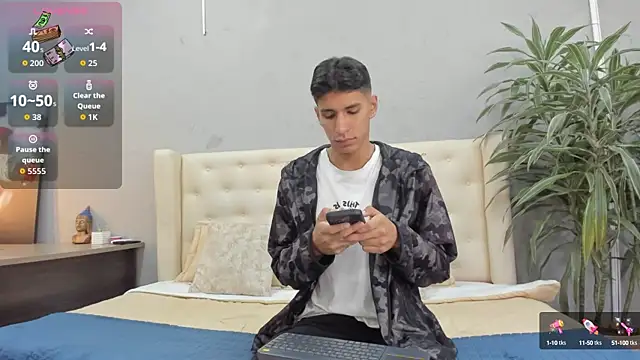 kieran derek online show from September 28, 2025, 3:34 am