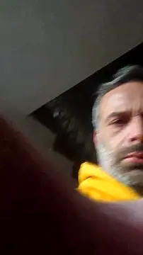 Snapshot of Gianlucazeis chatting on December 15, 2025, 2:43 pm Gianlucazeis online show from December 15, 2025, 2:43 pm