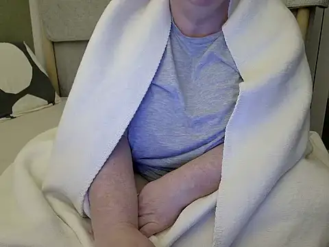 MarthaBriest online show from October 11, 2025, 4:44 am