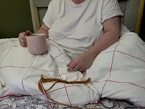 MarthaBriest online show from October 22, 2025, 2:23 am