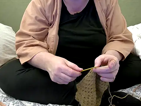 MarthaBriest online show from November 11, 2025, 6:52 pm