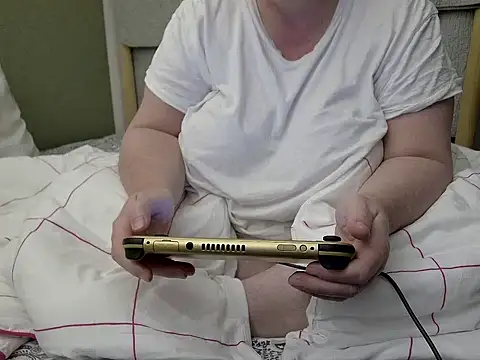 MarthaBriest online show from November 14, 2025, 3:49 am