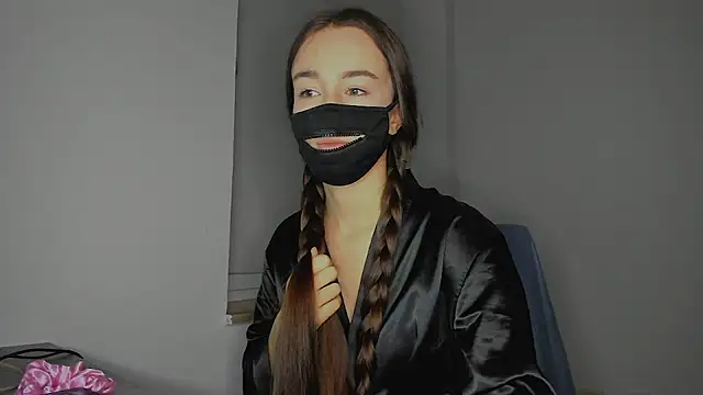 AngelinaAdderly online show from April 19, 2026, 6:43 pm