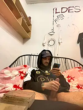 Snapshot of Tomito14 chatting on September 22, 2025, 1:02 pm Tomito14 online show from September 22, 2025, 1:02 pm