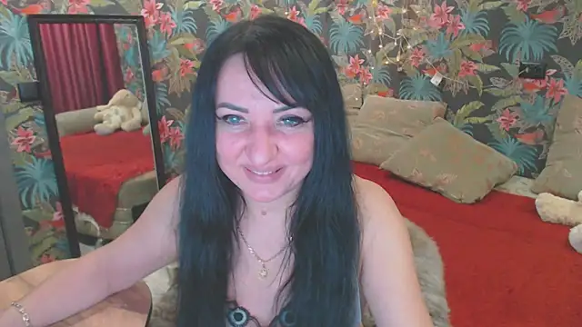 Snapshot of SusanLaNice chatting on December 10, 2024, 7:43 pm SusanLaNice online show from December 10, 2024, 7:43 pm