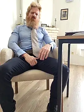 Snapshot of Gingerbeard40 chatting on November 27, 2025, 10:50 am Gingerbeard40 online show from November 27, 2025, 10:50 am