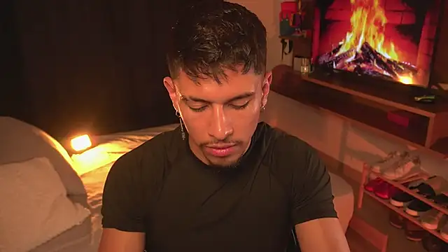 Aaronfox x online show from June 9, 2026, 11:38 pm