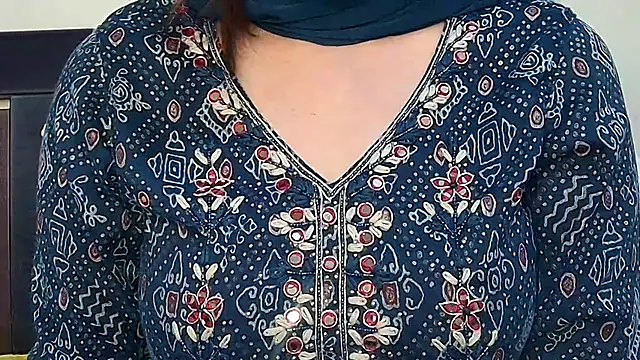 MIss-Naina online show from October 7, 2025, 7:49 am