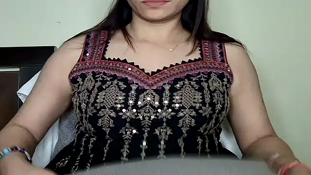 MIss-Naina online show from November 29, 2025, 4:21 pm