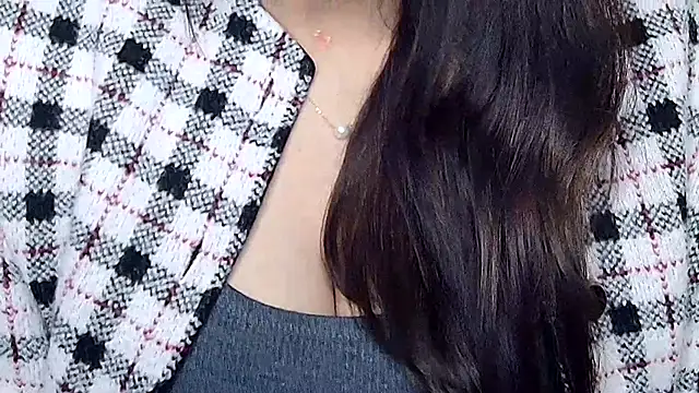 MIss-Naina online show from December 21, 2025, 7:43 pm