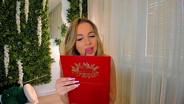 VivienCarter online show from March 20, 2025, 7:03 am