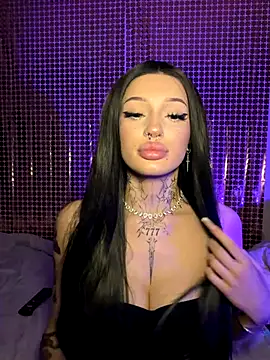 madelinexx online show from January 6, 2026, 5:38 pm