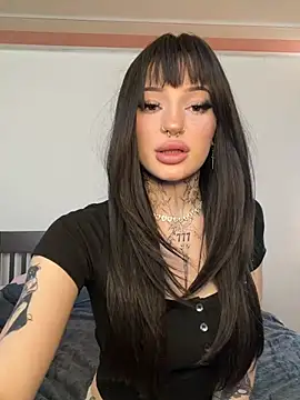 madelinexx online show from April 10, 2026, 9:03 am