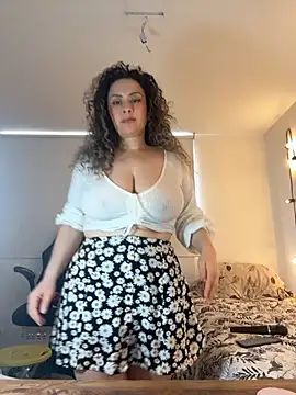 Elizabeth Dupont online show from September 15, 2025, 5:46 pm